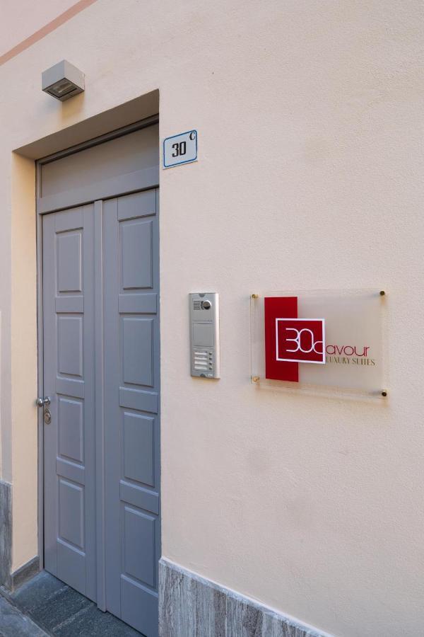 30Cavour Luxury Suites Павия Екстериор снимка